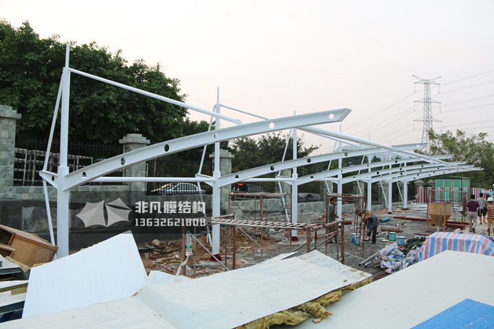 TC044 斜拉式膜結(jié)構(gòu)停車棚 中建二航局