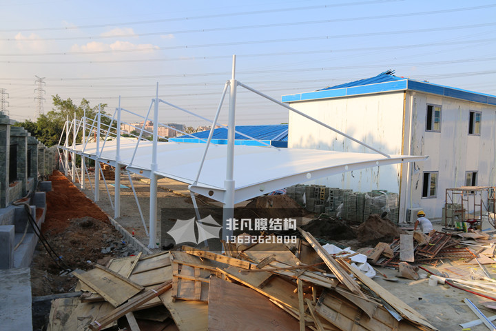 TC044 斜拉式膜結(jié)構(gòu)停車棚 中建二航局