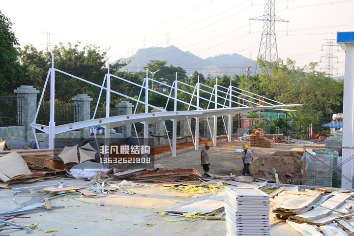 TC044 斜拉式膜結(jié)構(gòu)停車棚 中建二航局