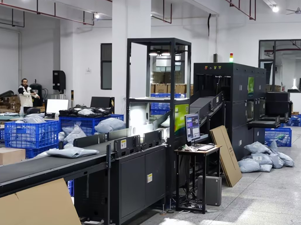 對接系統(tǒng)稱重掃碼分揀機(jī).png